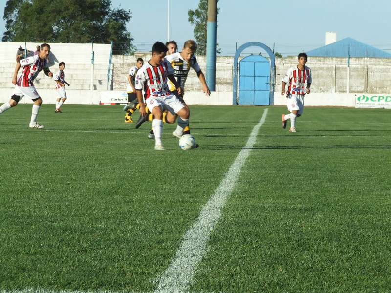 Santamarina le ganó a San Agustín por 4 a 1