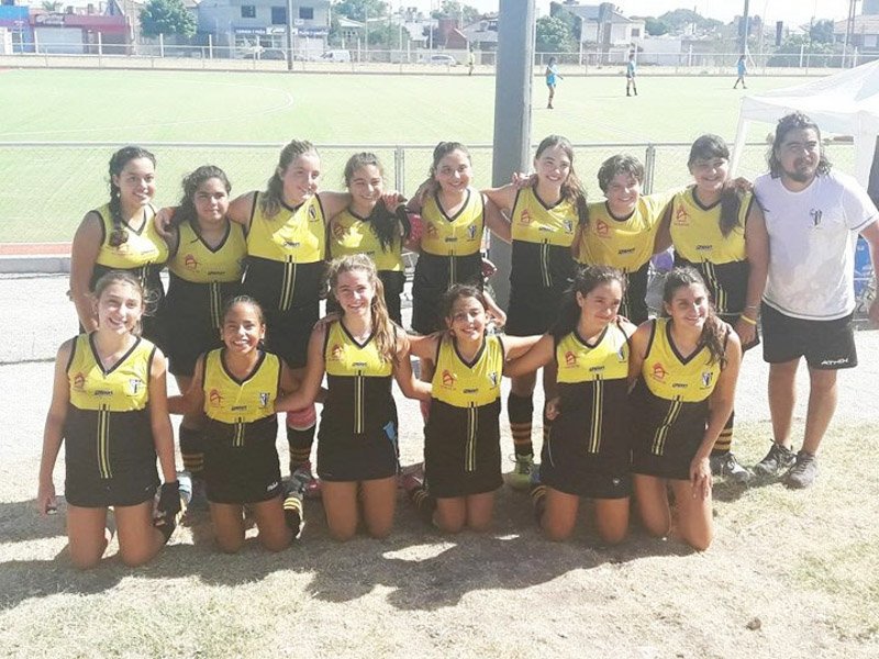Sportivo Trabajo participó en un encuentro de Hockey