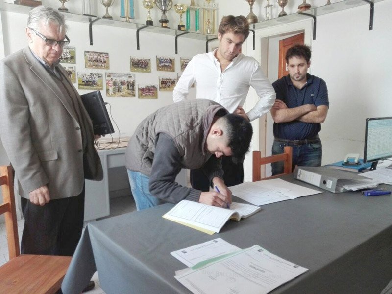 Finalmente Nahuel Mastrángelo firmó  su pase para Sportivo Trabajo
