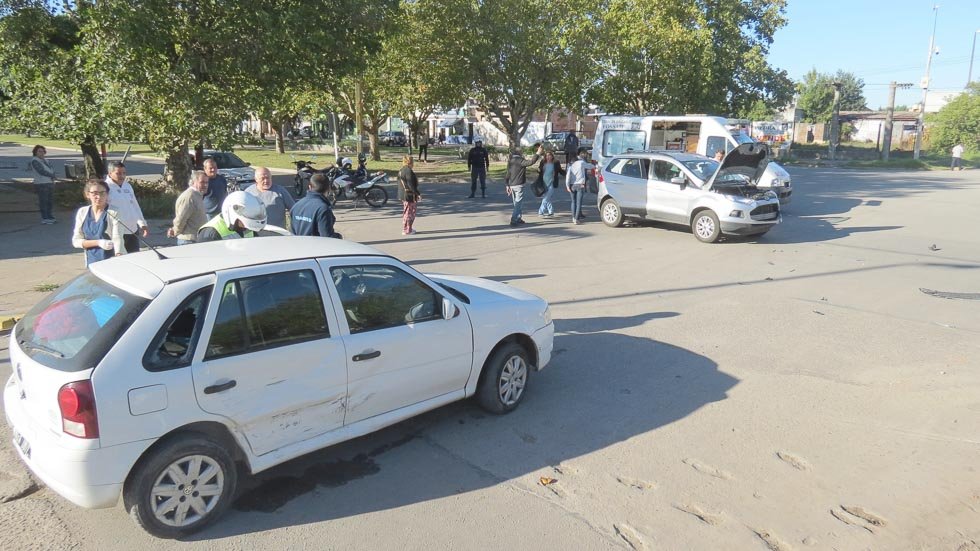 Tres mujeres golpeadas en un violento choque