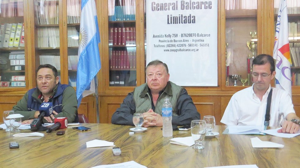 Fuerte defensa de Luz y Fuerza y  Guzmán al sistema cooperativo