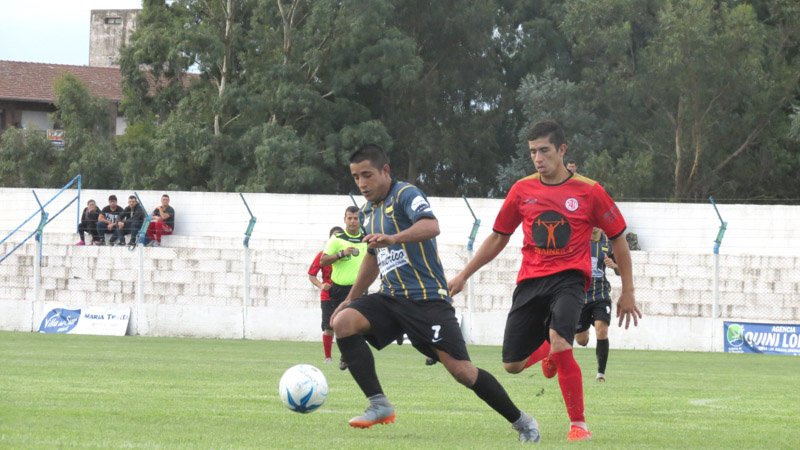 Los Pinos lo dio vuelta y se quedó con los tres puntos 