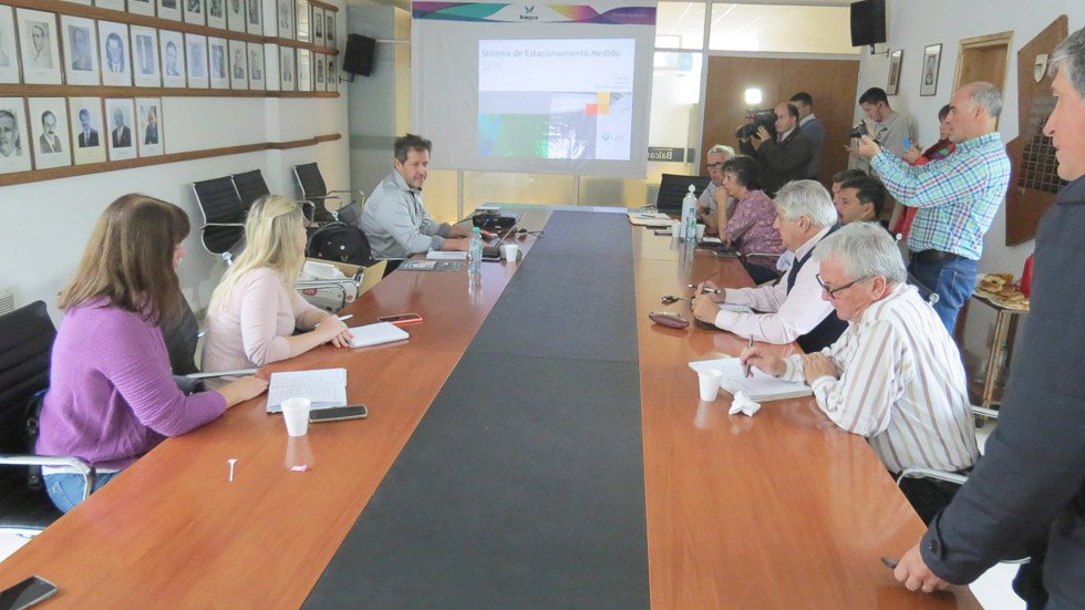 Presentaron en el Municipio el proyecto para  la implementación del estacionamiento medido