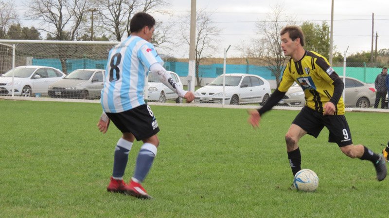 Racing sigue a paso firme