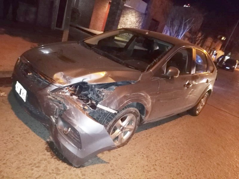 Chocó, dejó el auto y escapó