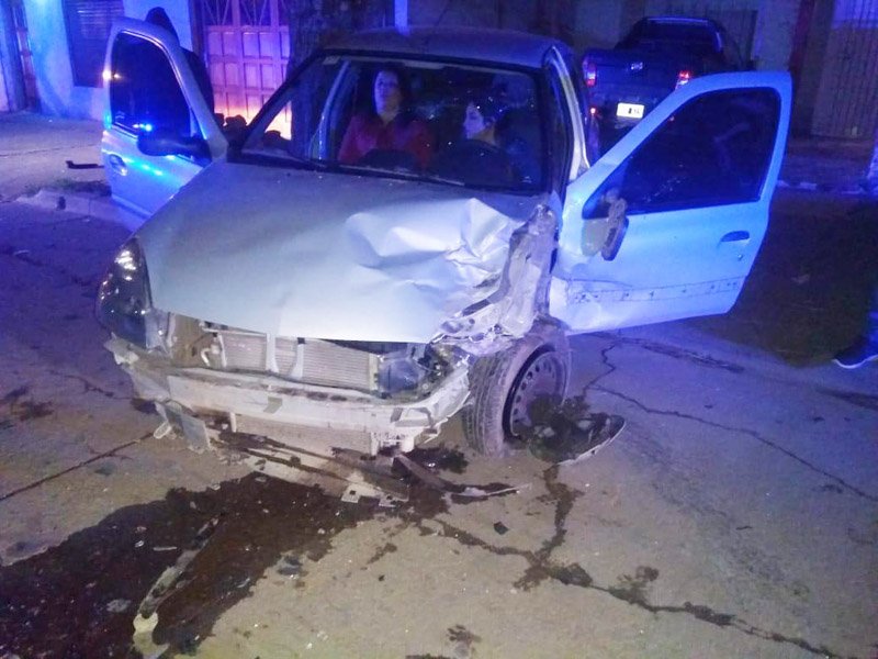 Cuatro heridos en fuerte colisión