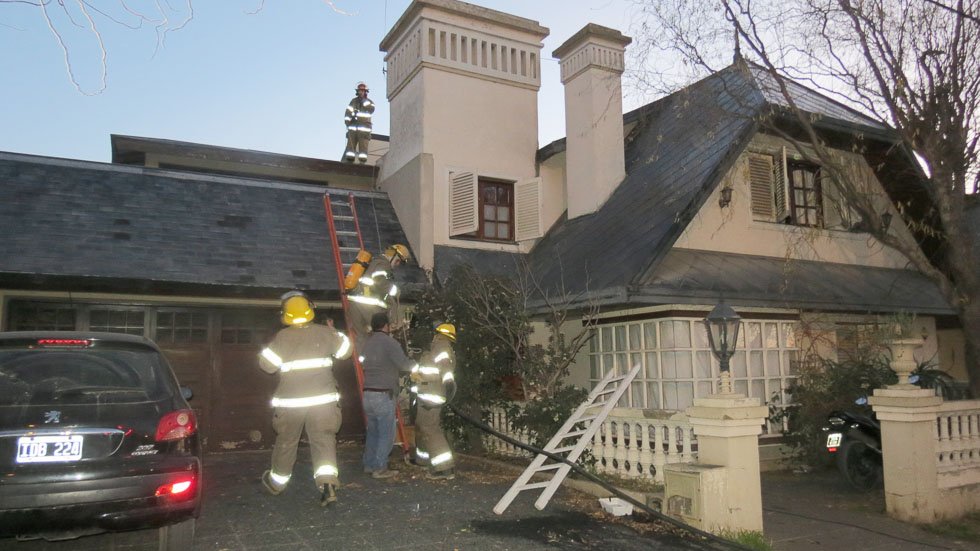 Los Bomberos combatieron un principio de incendio en una vivienda