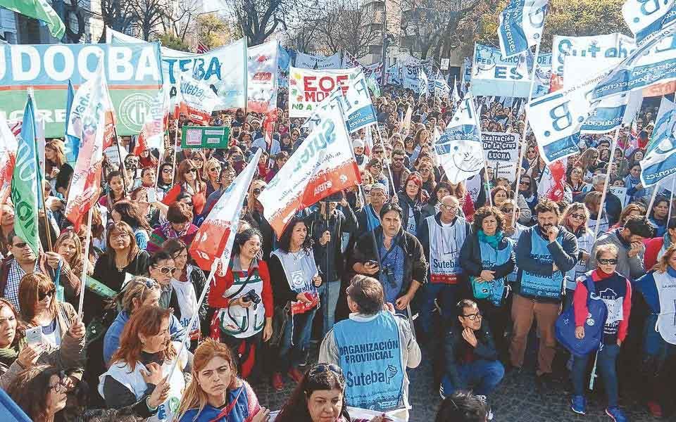 Los gremios docentes bonaerenses anunciaron  un paro de 72 horas a partir del lunes