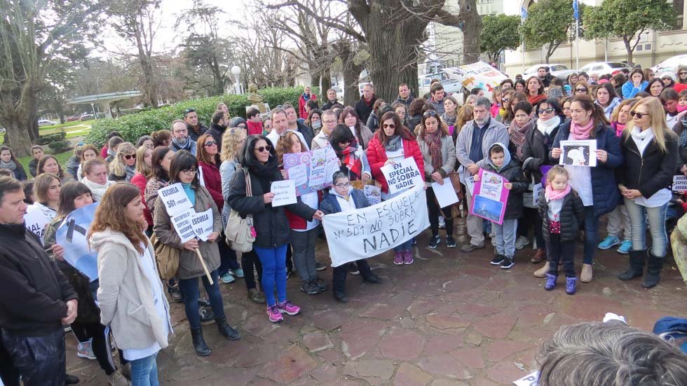 Fuerte reclamo de docentes