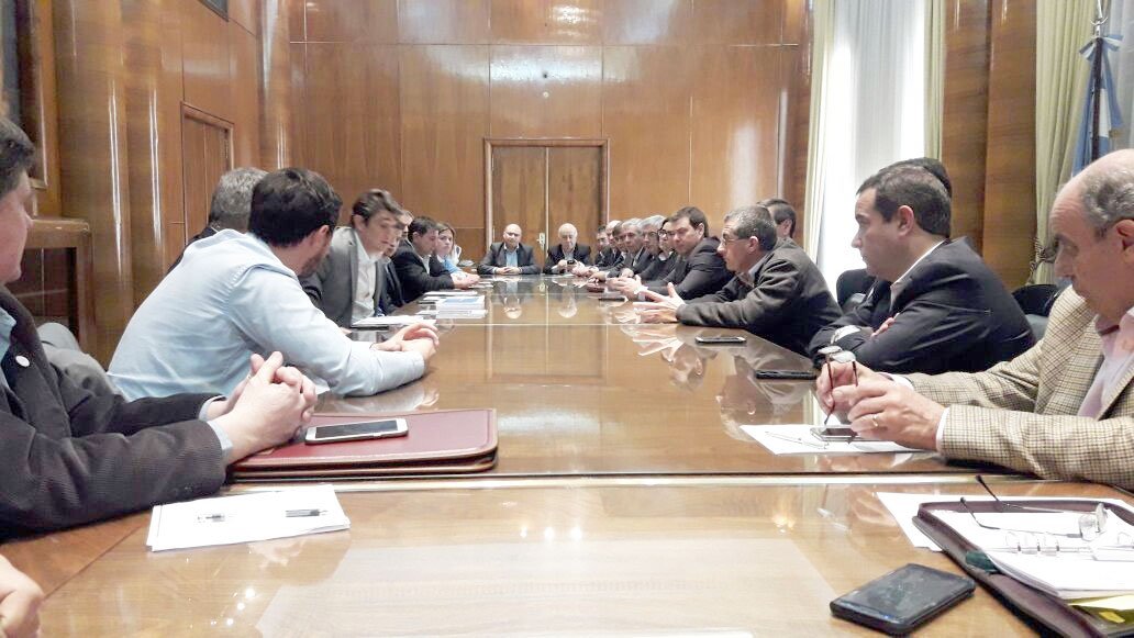 Reino se sumó al pedido realizado al ministro Iguacel para que modere las subas de luz y gas