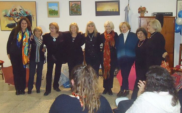 Las Cuenteras deleitaron «Contando bajo la lluvia»