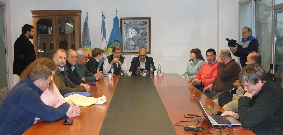 El Ministro Elustondo visitó Balcarce y se reunió con Reino