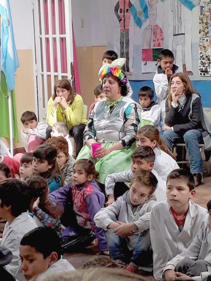 Sandra Castro se despidió del guardapolvo,  pero no del amor a su profesión