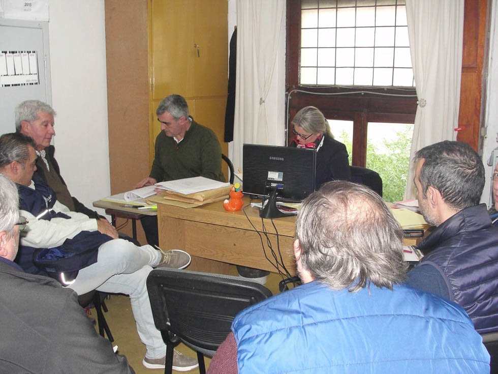 Se abieron los sobres de la licitación  de una retroexcavadora con oruga