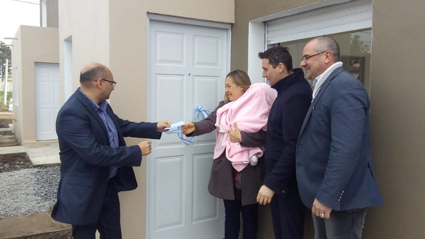 SE INAUGURARON 30 VIVIENDAS DEL BARRIO FOECYT