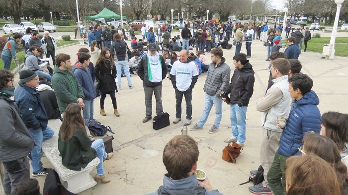 Clases públicas de Ciencias Agrarias contra el  recorte presupuestario y por una suba salarial