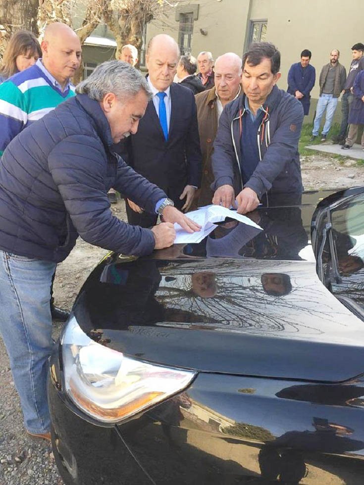La Fundación Fangio cedió en  comodato un auto a la EEST Nº 1