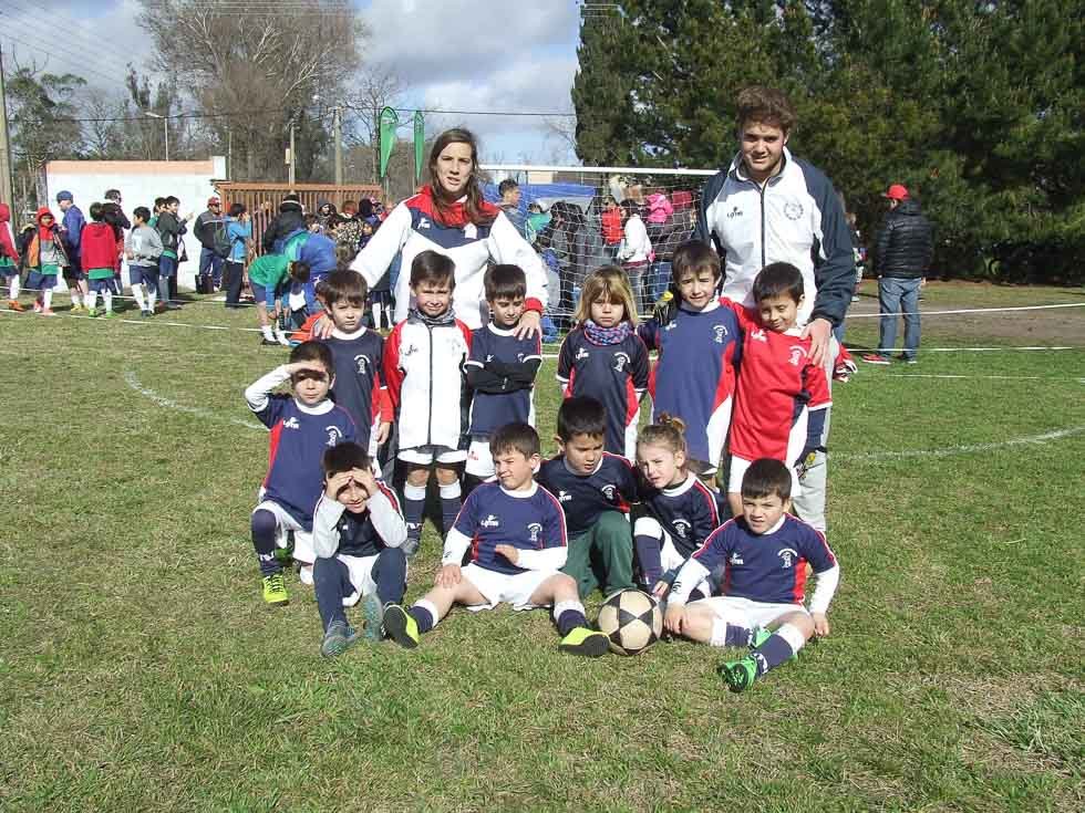 FUTBOL   Exitosa jornada de  "Juguemos para Divertirnos" 