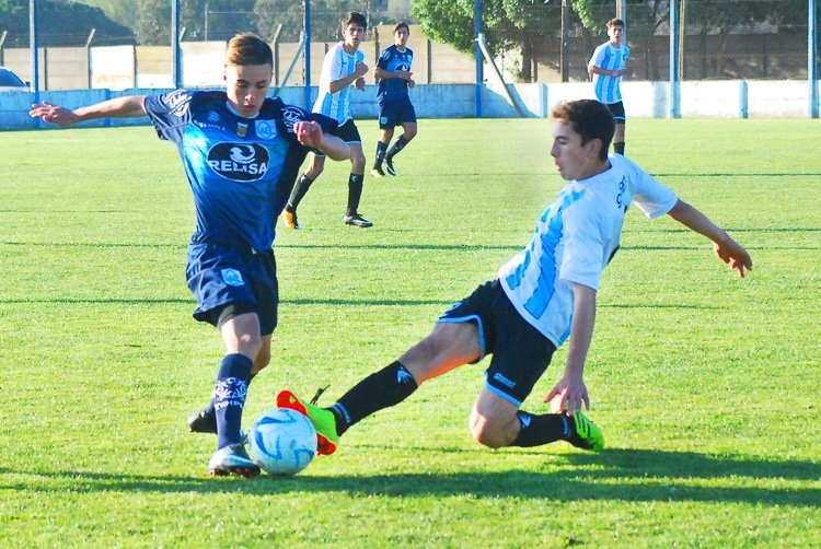 Necochea vapuleó a Balcarce y lidera su zona