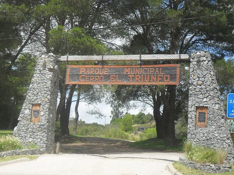 Se recuerda que rige el sentido de  circulación en el cerro «El Triunfo»