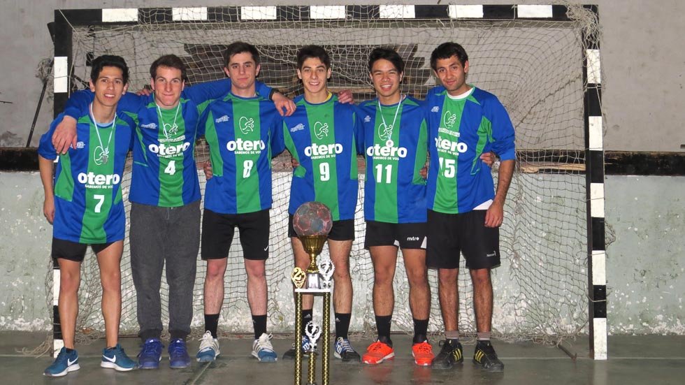 Balcarce Hanbdall con la  cabeza puesta en el Súper Ocho 
