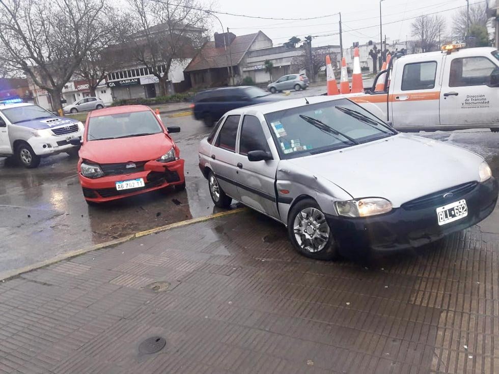 Choque bajo la lluvia