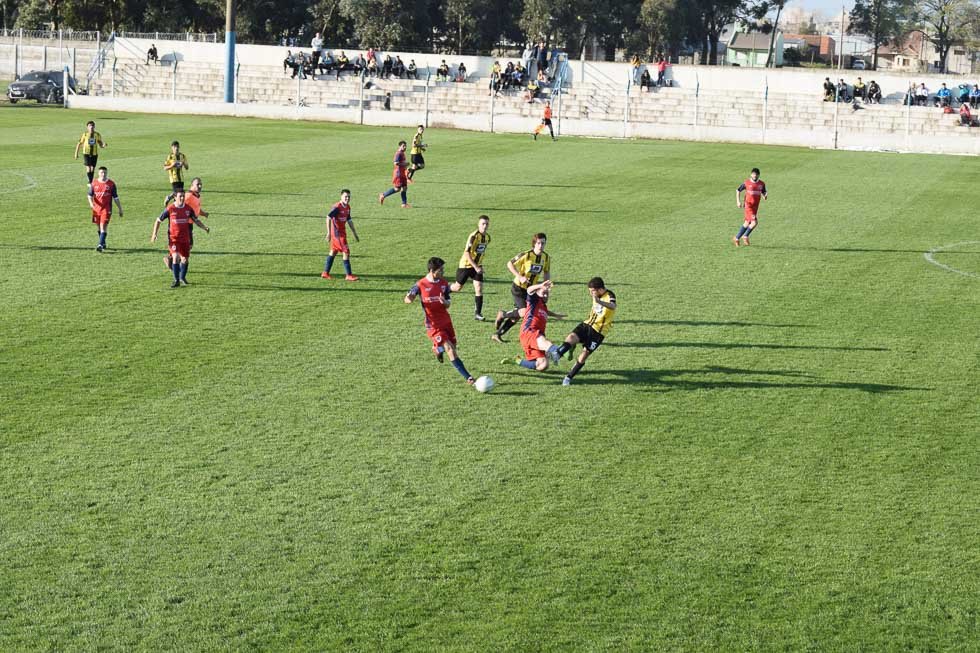 Sportivo Trabajo goleó a San Lorenzo por 4 a 0 