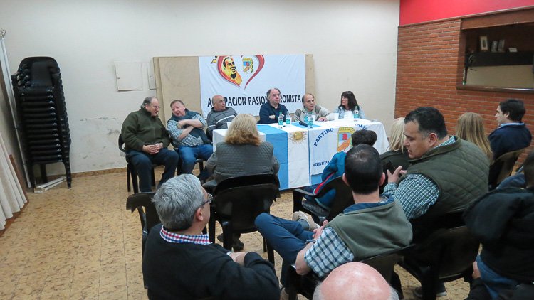 Charla debate de Mario Cafiero