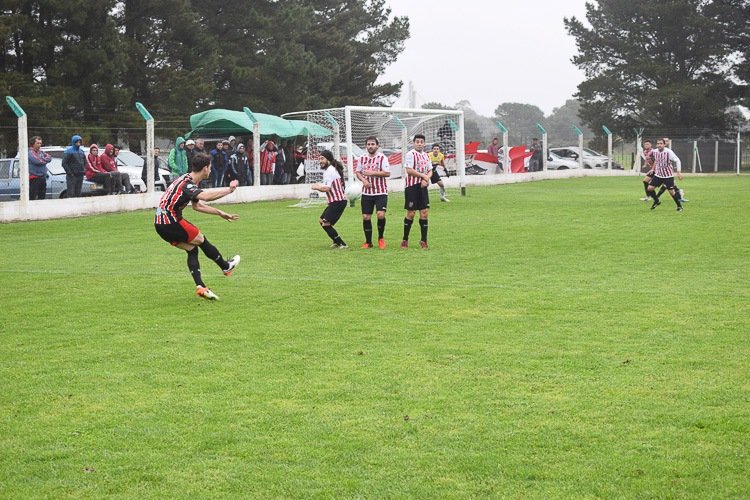 Goleada de Amigos Unidos para encaminarse al "play off" 