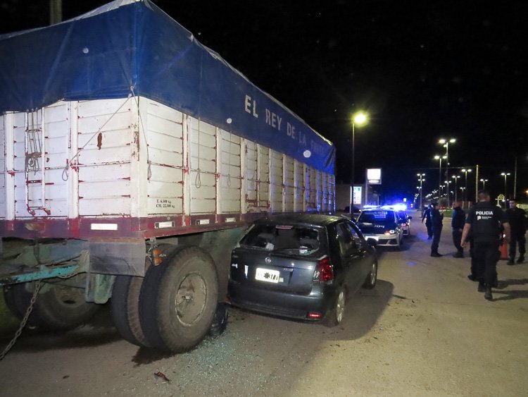 Impactó contra un acoplado
