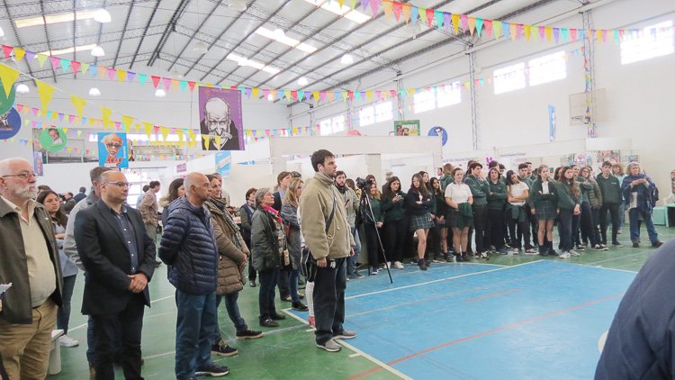 Con una brillante dramatización se escribió  ayer la página inicial de la 17ª Feria del Libro