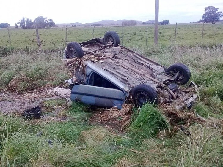 Despiste y vuelco en la ruta 226