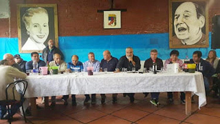 Luis "Morete" García en un congreso  del PJ en Ayacucho