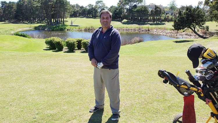 Exito de Federico Pandolfi en torneo regional de golf 