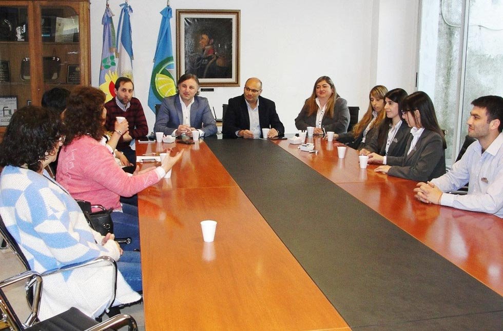 Cinco pasantes de la Tecnicatura en Administración  Pública ingresaron a la planta temporaria del Municipio