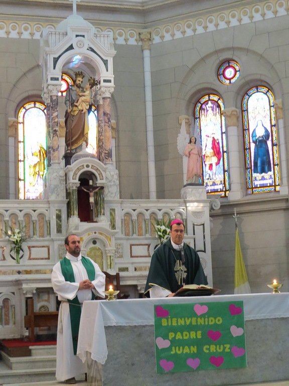 El padre Mennilli es el administrador  parroquial de la Iglesia San José