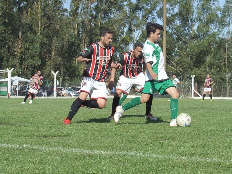 Amigos Unidos y FC Agrarias repartieron los puntos y se clasificaron
