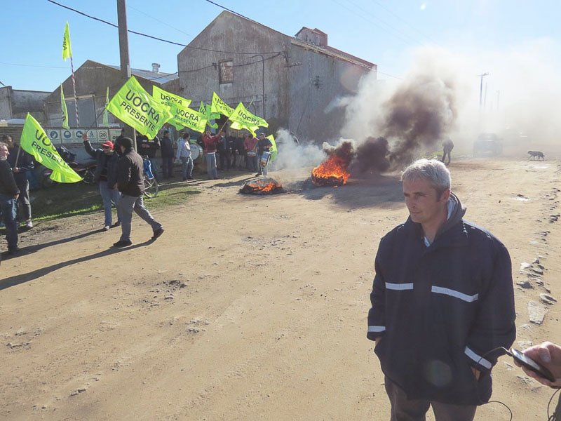 Expresiones de solidaridad con los trabajadores y de repudio a la medida