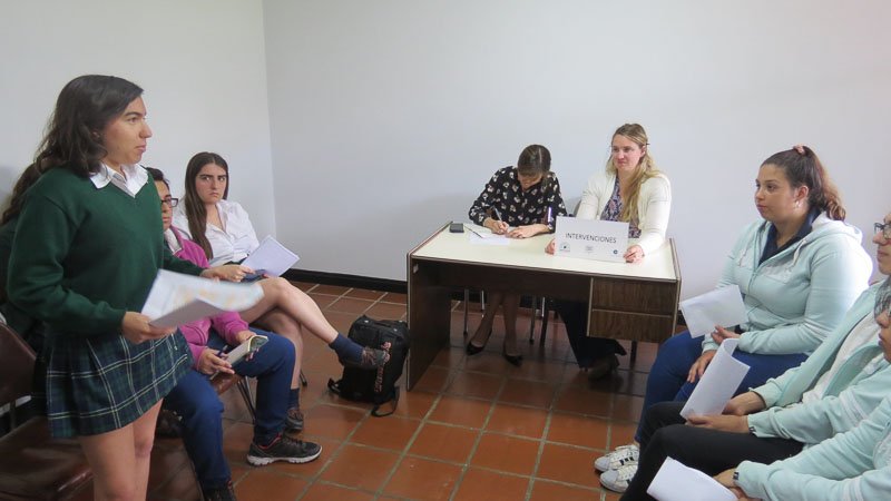 Fructífero debate de jóvenes estudiantes en el Concejo