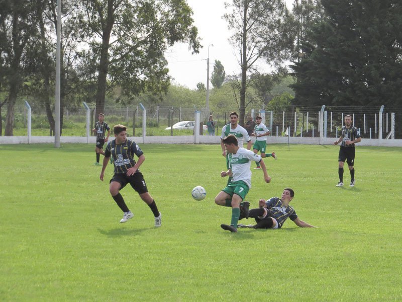 Los Pinos logró importante triunfo ante Agrarias