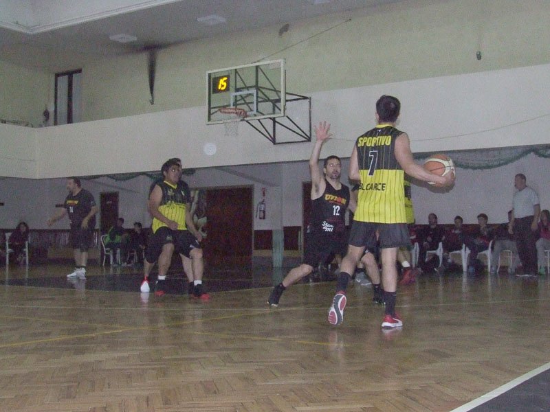 Triunfos de Sportivo Trabajo y Ferroviarios en la tercera fecha del basquet