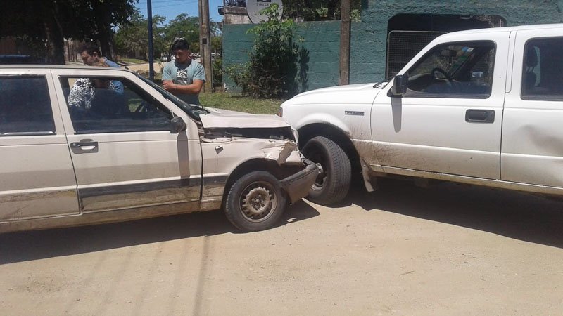 Choque en 33 y 12