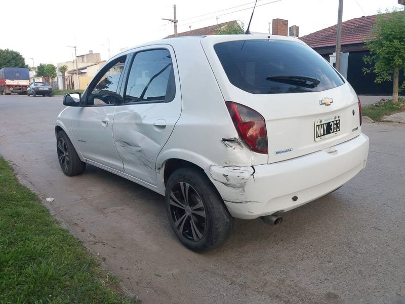 Conductor protagonizó dos  choques y rozó un carro de bebé