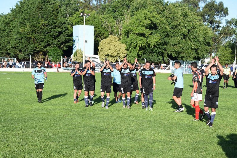 Racing: goleada al clasico rival y pase a la final