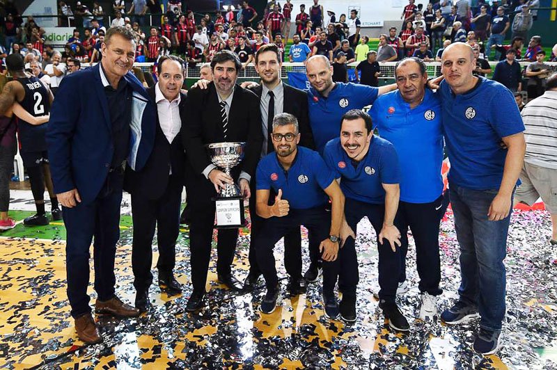 Nicolás Bastarrica sigue sumando títulos en el básquetbol