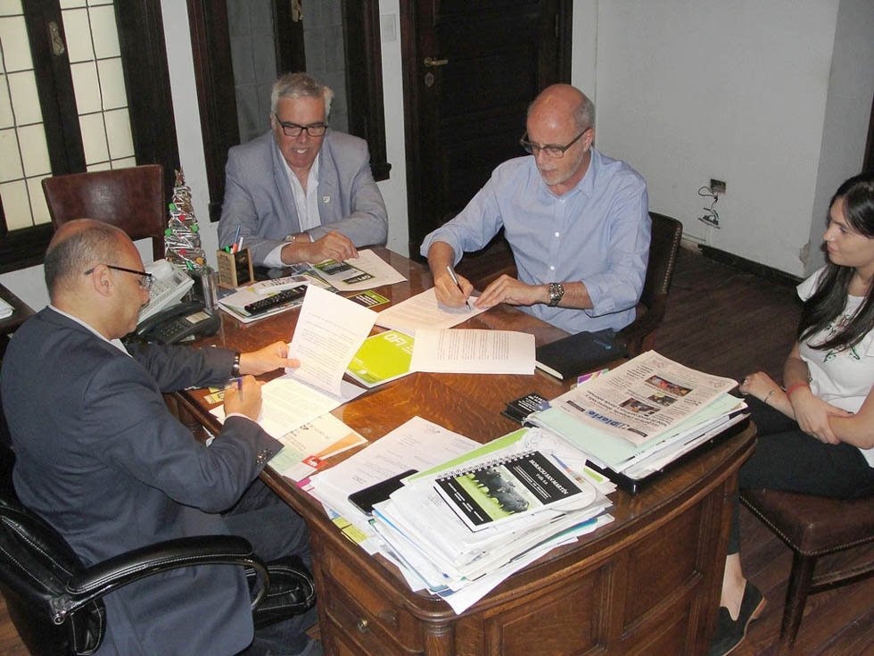 El Intendente firmó un convenio para  promover la transparencia en el estado