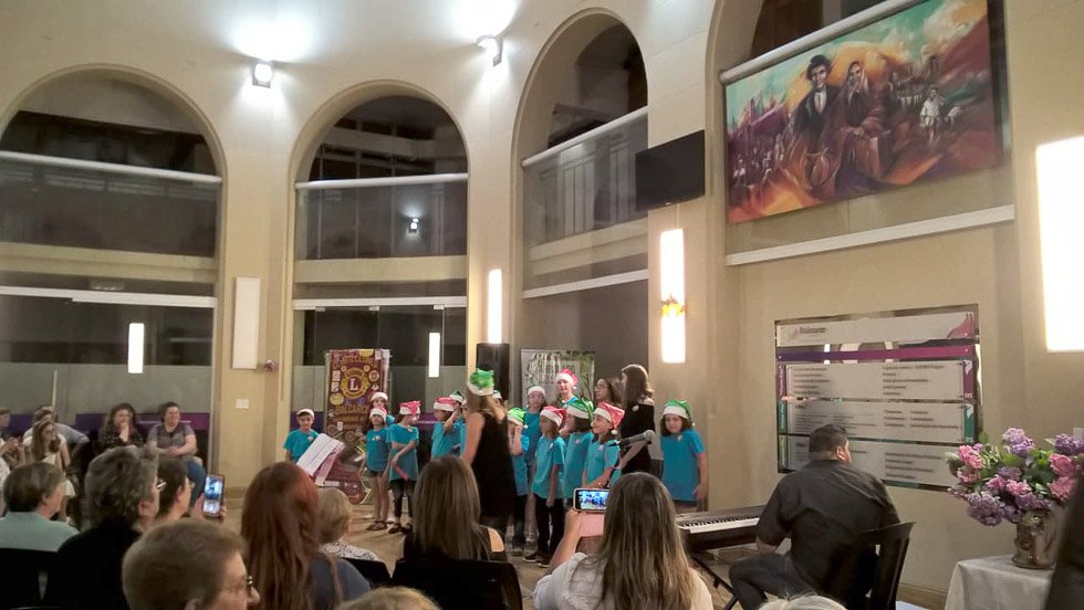 El hall del Municipio se colmó de sonidos navideños  