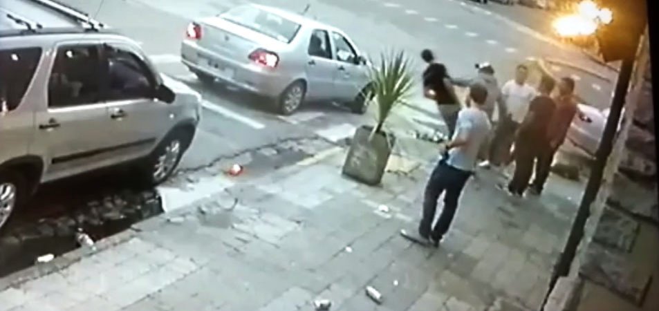 Brutal golpiza sufrieron dos jóvenes