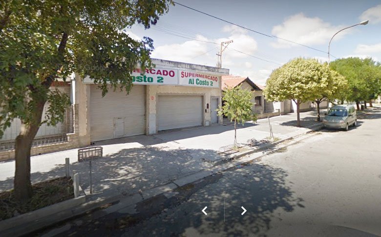 Ciudadanos chinos persiguen a un ladrón,  que fue aprehendido, y a su cómplice