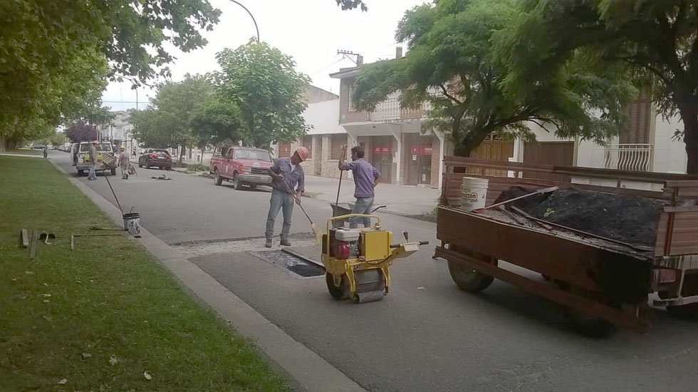 La Cooperativa pone toda su "energía" en la realización de un bacheo esperanzador